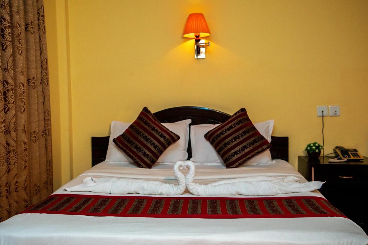 Hotel Bougainvillea Pokhara Zewnętrze zdjęcie